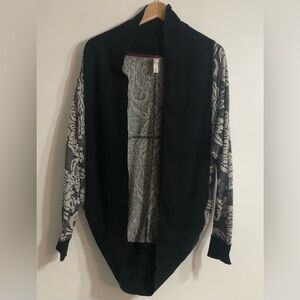 Xhilarations super soft elegant open cardigan floral black gray long sleeves.S/M